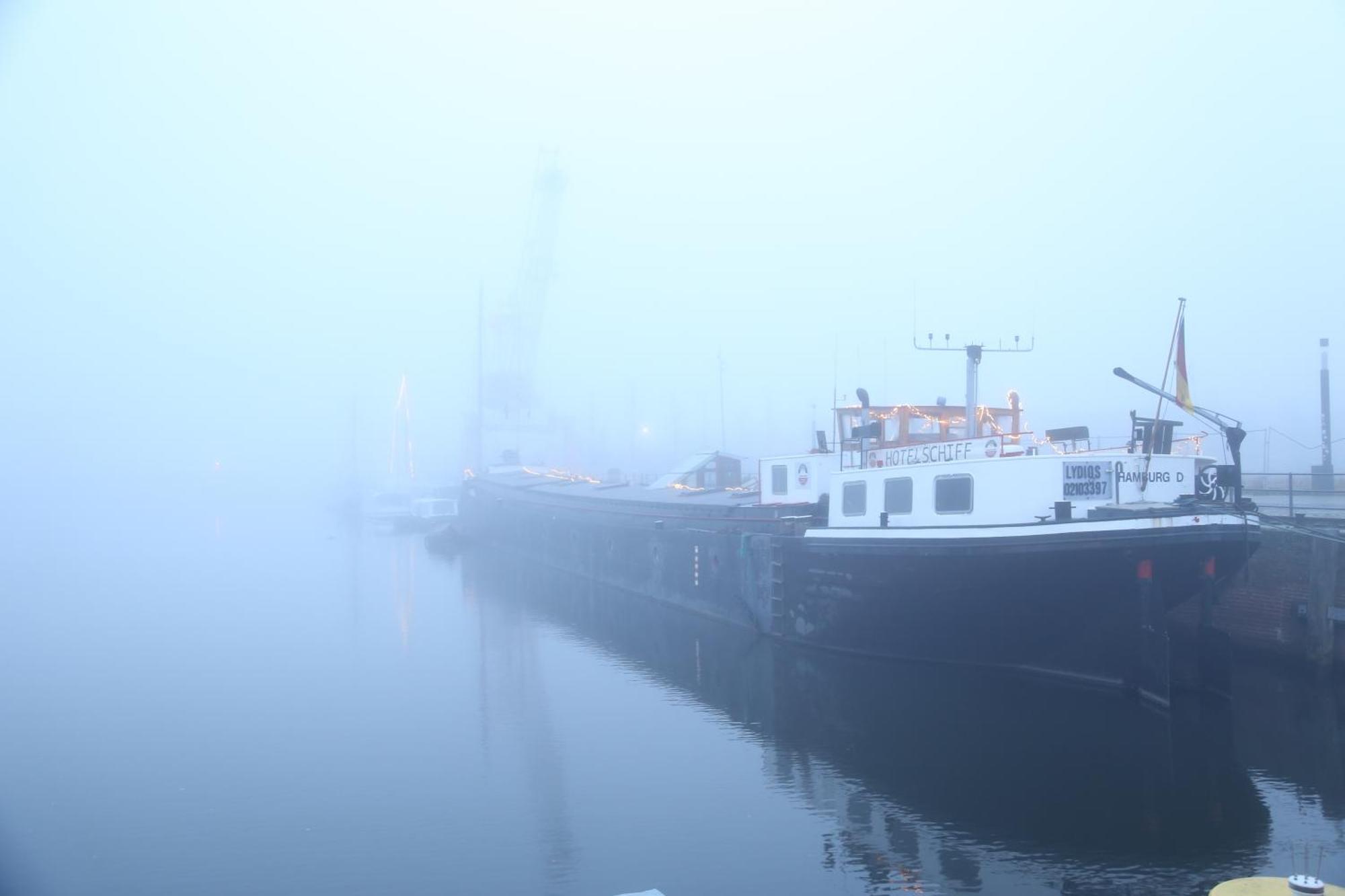 Schiffshotel "Schlafen Im Hafen" Hamburg Zewnętrze zdjęcie