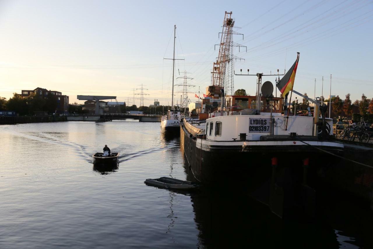 Schiffshotel "Schlafen Im Hafen" Hamburg Zewnętrze zdjęcie
